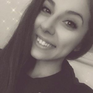 Meet your Posher, Desi